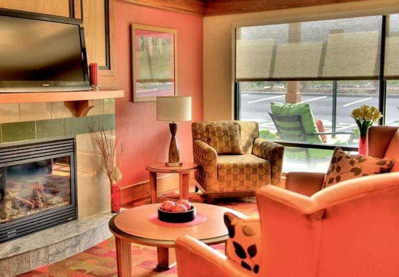 Towneplace Suites By Marriott Scranton Wilkes-Barre Moosic Exterior photo